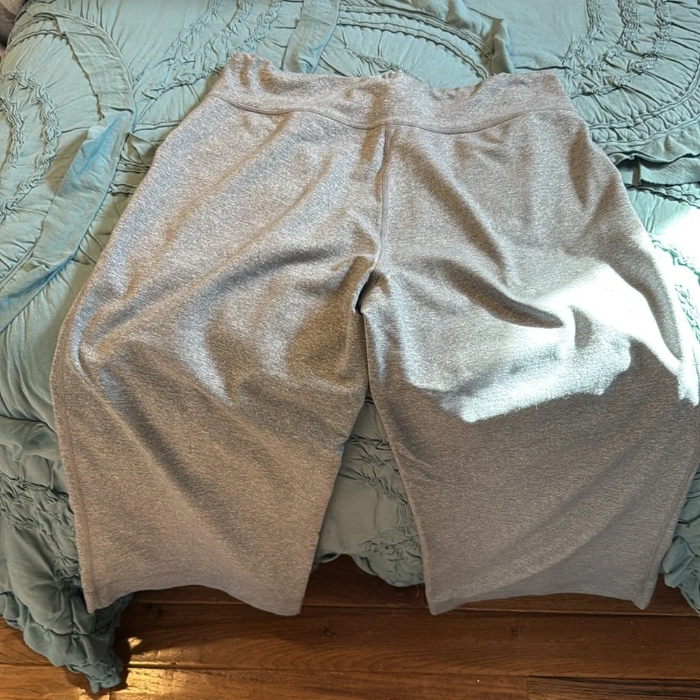 Lululemon Wide-Leg Cropped Pants - Picture 6 of 13